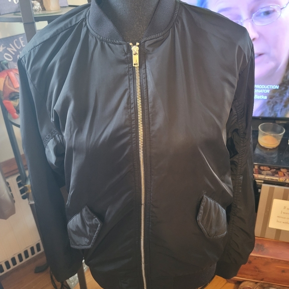 H&M Bomber Jacket lined with Light Pink - Picture 2 of 10